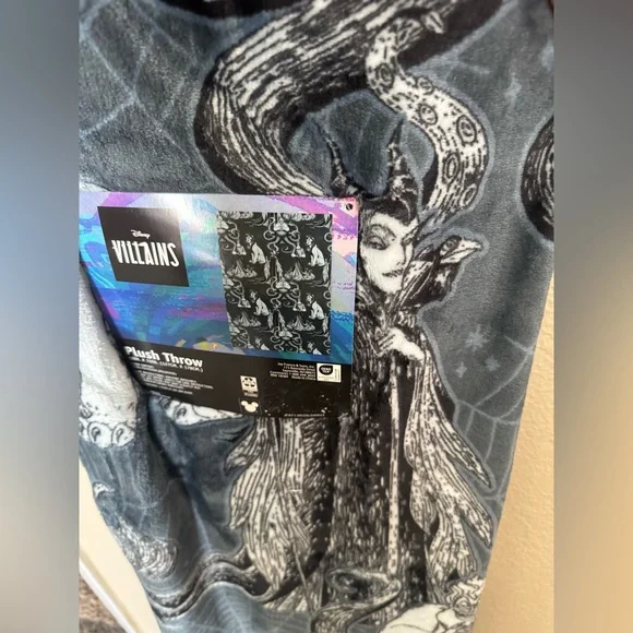 Disney Villains Black and Gray Plush Throw 50x70 BNWT - Picture 2 of 4